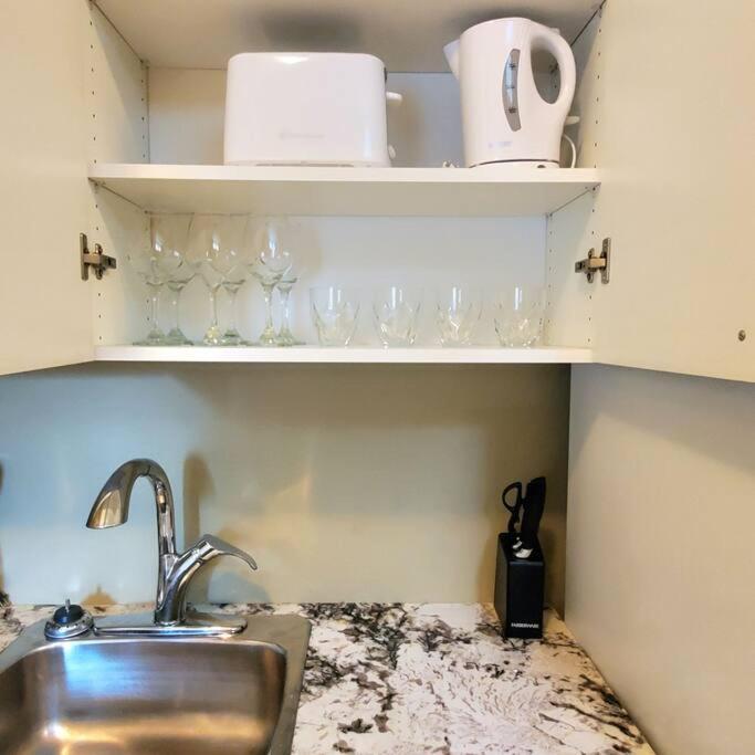 Private 2 Bedrooms Suite Near Hwy 1, Cultus Lake, Heritage Park, Fishing, Coliseum Chilliwack Exterior photo